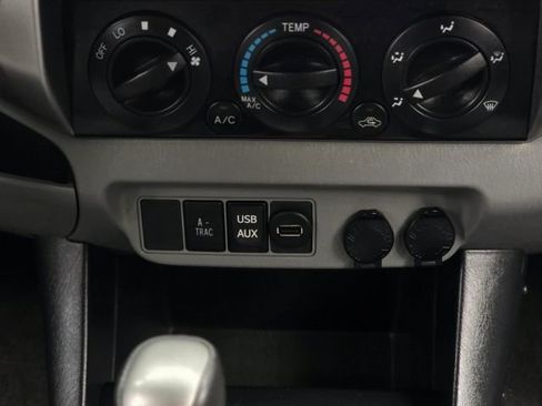 Used 2012 Toyota Tacoma 4x4 Double Cab image 17