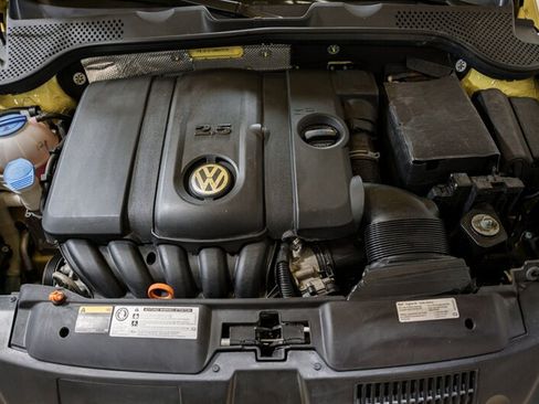 Used 2013 Volkswagen Beetle 2.5 FWD image 27