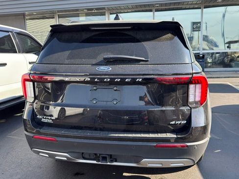 Used 2025 Ford Explorer Active w/ Active Comfort Package AWD/4WD image 4