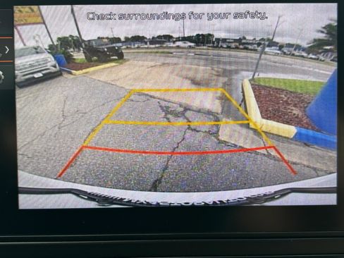 Used 2023 Kia Carnival LX image 23