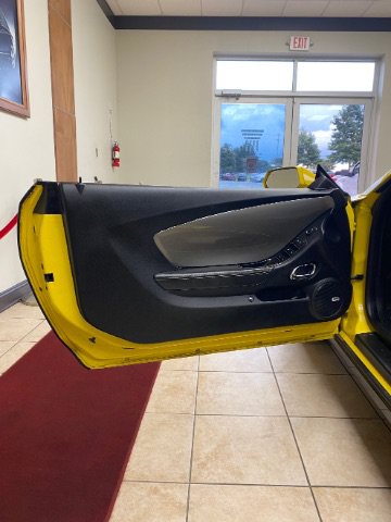Used 2015 Chevrolet Camaro LT RWD image 14