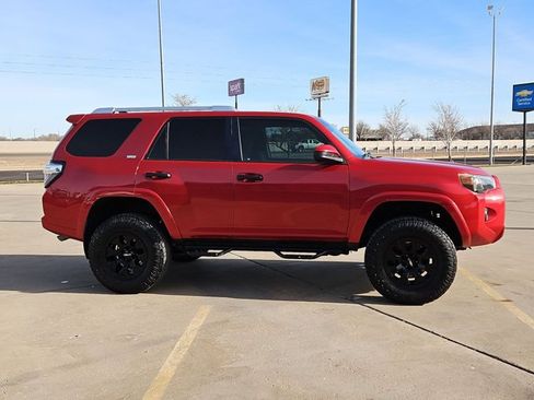 Used 2016 Toyota 4Runner SR5 image 4