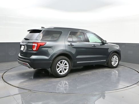 Used 2016 Ford Explorer XLT w/ Equipment Group 202A image 15