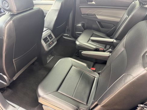 Used 2022 Volkswagen Atlas SE w/ Panoramic Sunroof Package FWD image 24