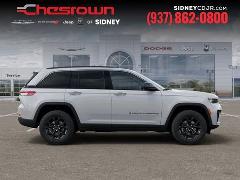 New 2026 Jeep Grand Cherokee Altitude AWD/4WD image 21