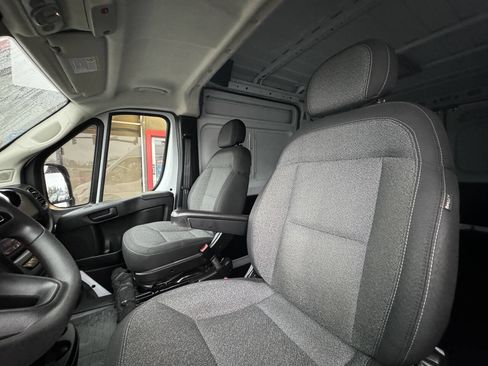 Used 2023 RAM ProMaster 2500 image 12