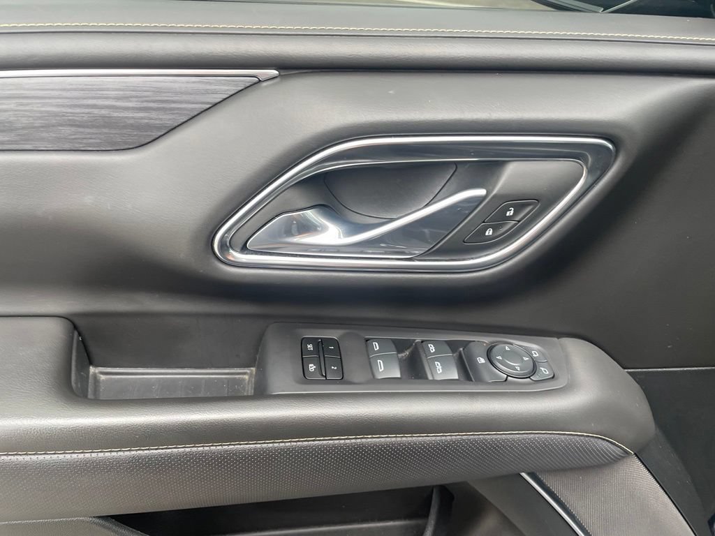 Used 2024 GMC Yukon SLT AWD/4WD image 10