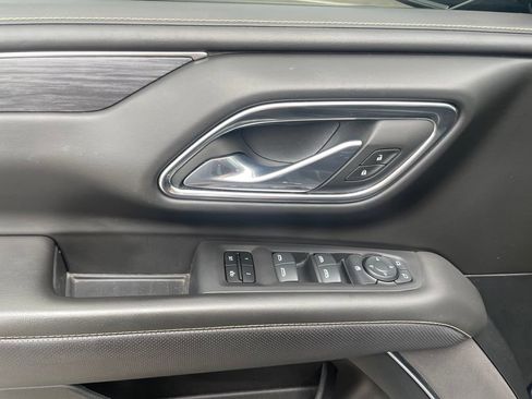 Used 2024 GMC Yukon SLT AWD/4WD image 10