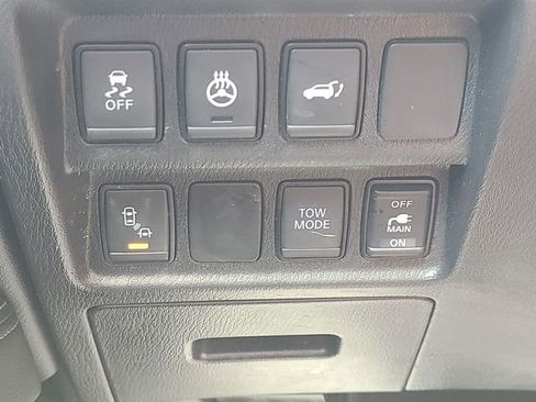 Used 2020 Nissan Pathfinder Platinum image 41