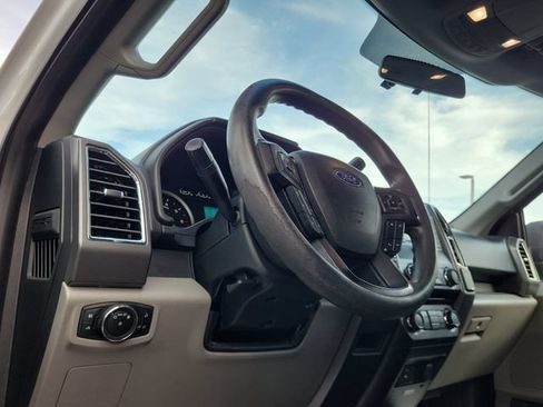 Used 2017 Ford F150 XLT RWD image 11