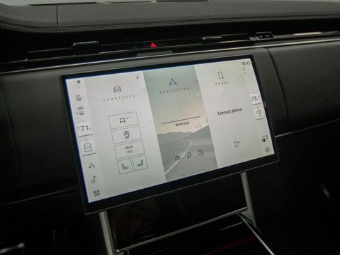 Used 2025 Land Rover Range Rover Long Wheelbase SE image 21