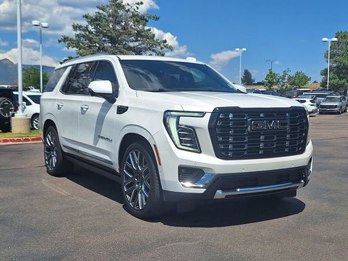Used 2025 GMC Yukon Denali Ultimate AWD/4WD image 1