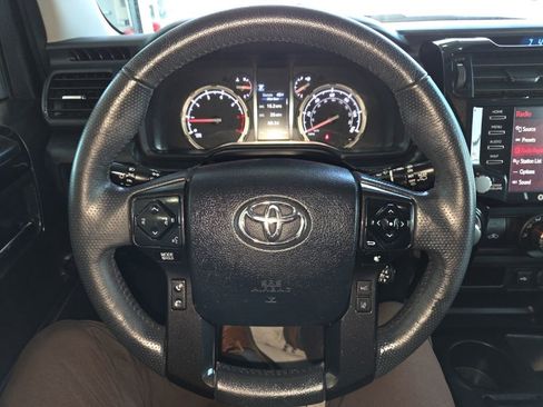 Used 2020 Toyota 4Runner Venture w/ Moonroof Package AWD/4WD image 15