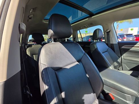 Used 2021 Volkswagen Atlas SE image 11