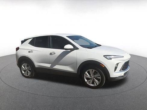 Used 2025 Buick Encore GX Preferred FWD image 2