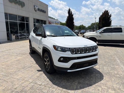 Used 2025 Jeep Compass Limited AWD/4WD image 2