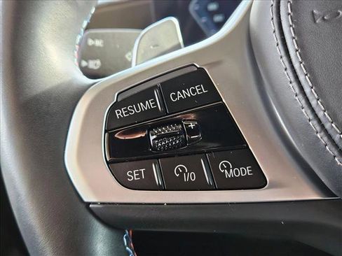 Used 2025 BMW X7 M60i image 15