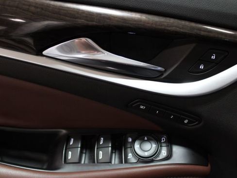 Used 2020 Buick Enclave Avenir w/ Avenir Technology Package image 19