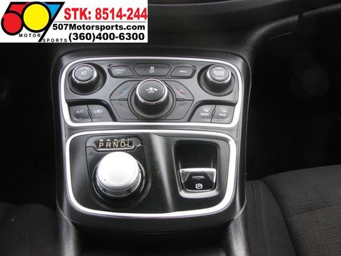 Used 2016 Chrysler 200 Limited FWD image 17