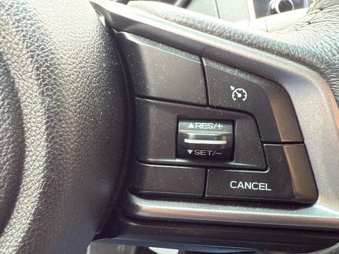 Used 2018 Subaru Outback 2.5i Premium image 11