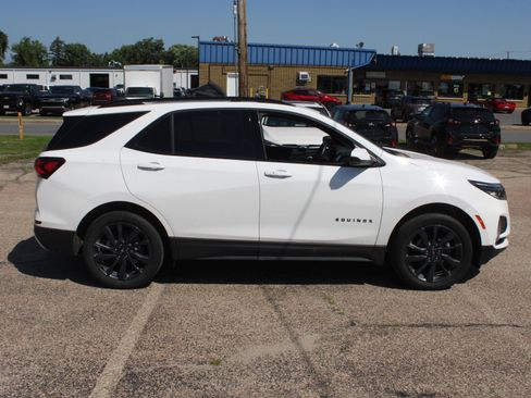 Used 2023 Chevrolet Equinox RS AWD/4WD image 4