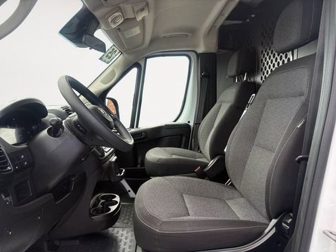 Used 2025 RAM ProMaster 2500 w/ U-Haul Equipment Group FWD image 9