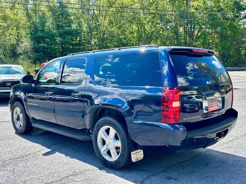 Used 2007 Chevrolet Suburban LT w/ LT Preferred Equipment Group image 6