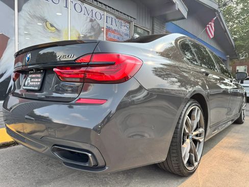Used 2018 BMW 750i RWD image 3