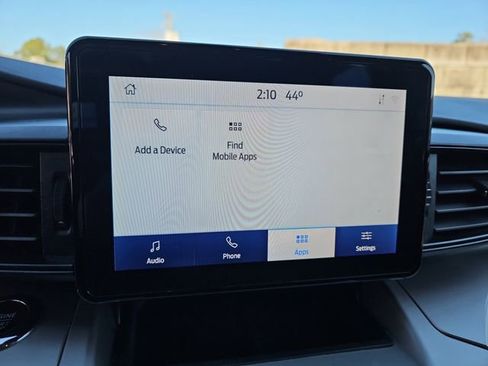 Used 2022 Ford Explorer XLT image 26