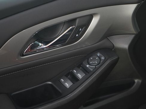 Used 2023 Chevrolet Traverse LT w/ LPO, Floor Liner Package image 22