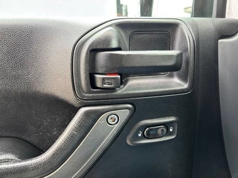 Used 2016 Jeep Wrangler Unlimited Sport AWD/4WD image 17