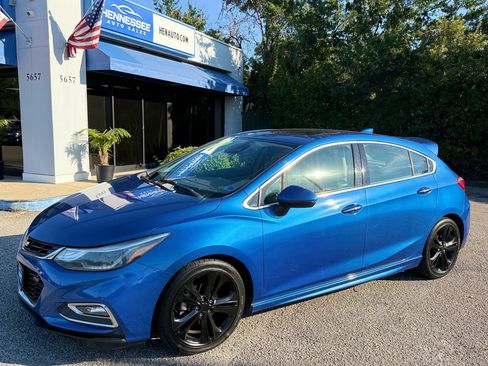 Used 2017 Chevrolet Cruze Premier FWD image 7