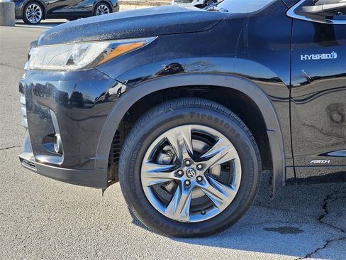 Used 2017 Toyota Highlander Limited Platinum image 8