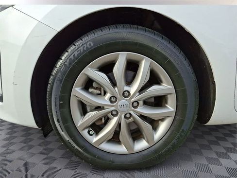 Used 2019 Kia Sedona EX image 8