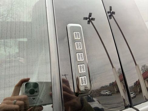 Used 2021 Ford F250 Lariat image 12