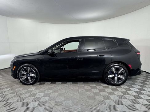 Used 2023 BMW iX xDrive50 w/ Sport Package AWD/4WD image 11