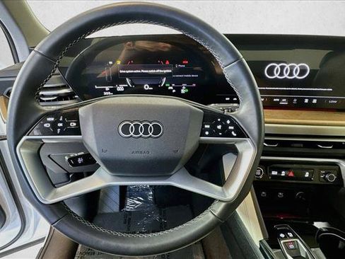 Used 2025 Audi Q5 Premium AWD/4WD image 10