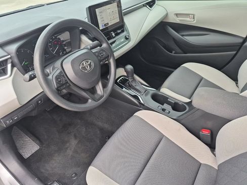 Certified 2025 Toyota Corolla LE FWD image 10