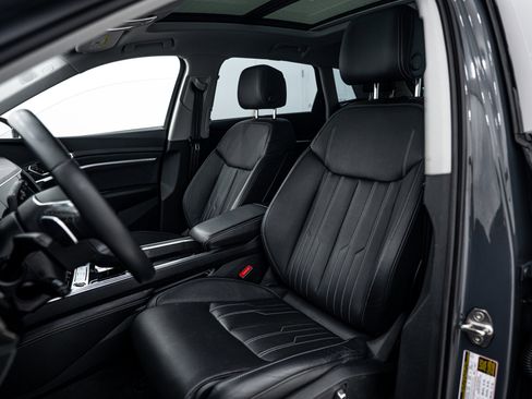 Used 2024 Audi Q8 e-tron Prestige w/ Prestige Package image 16