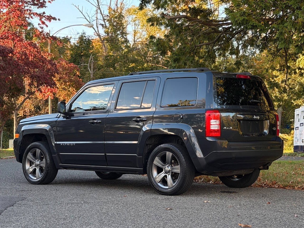 Used 2015 Jeep Patriot High Altitude AWD/4WD image 3