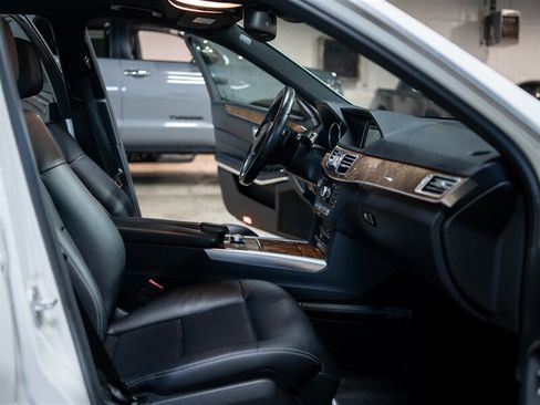 Used 2014 Mercedes-Benz E 350 4MATIC Sedan image 22