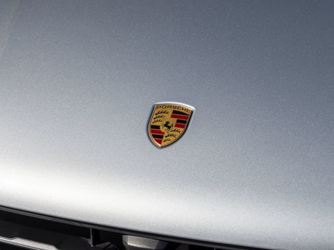 Certified 2026 Porsche Macan AWD/4WD image 17