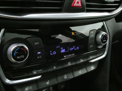 Used 2020 Hyundai Santa Fe Limited image 21