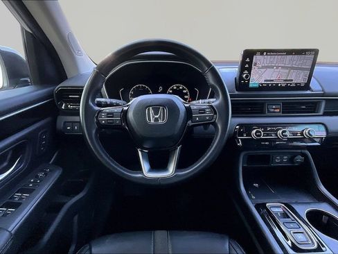 Used 2024 Honda Pilot Touring image 9