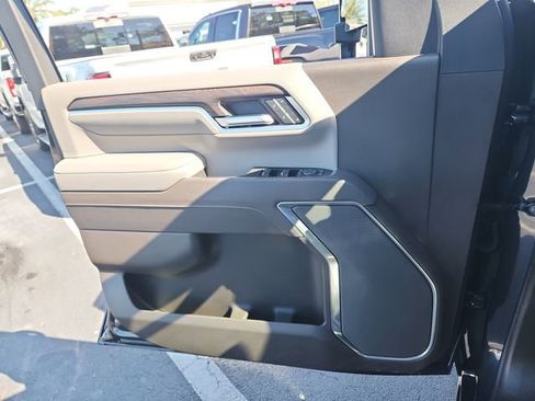 New 2026 GMC Sierra 2500 SLT image 18