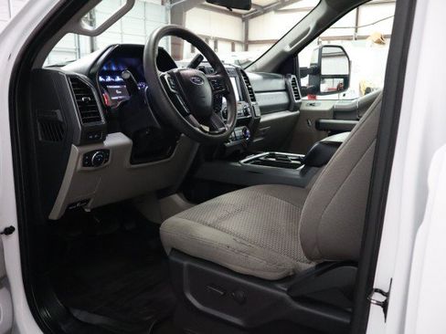 Used 2021 Ford F350 XLT w/ XLT Premium Package AWD/4WD image 30
