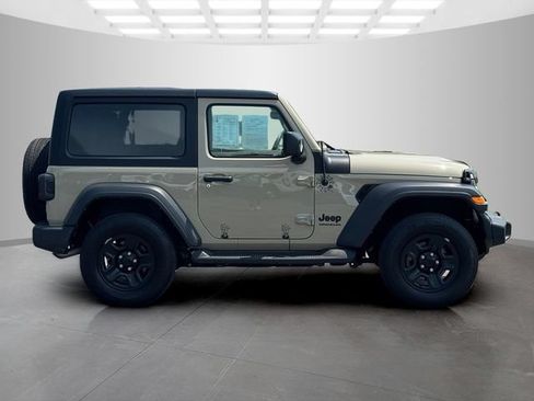 Certified 2022 Jeep Wrangler Sport AWD/4WD image 8