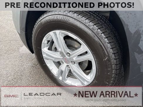 Used 2024 GMC Terrain SLE w/ Driver Convenience Package image 12