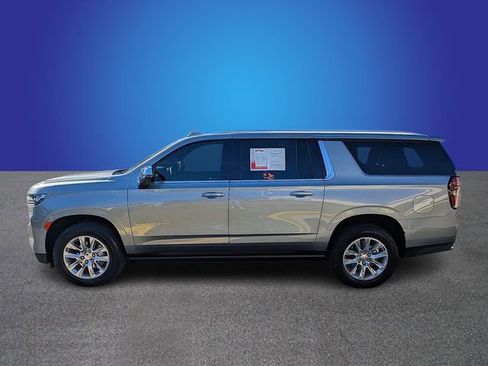 Used 2024 Chevrolet Suburban Premier image 2