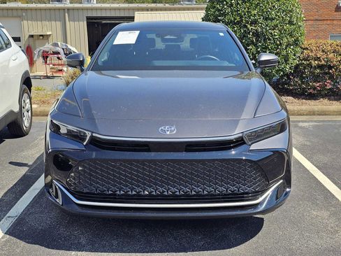 Used 2024 Toyota Crown Platinum image 2